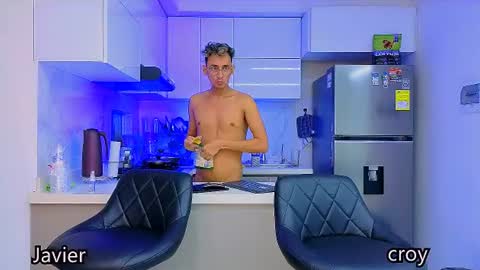 twoboyshot24 online show from June 15, 10:51 am