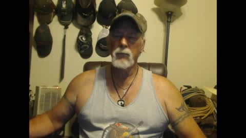 txlobo60 online show from April 16, 11:51 pm