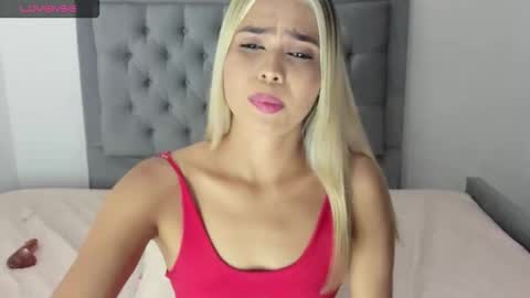 tyfanny19 online show from December 13, 7:53 pm