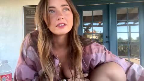 Snapshot of tylababyy chatting on October 12, 6:54 pm tylababyy online show from October 12, 6:54 pm
