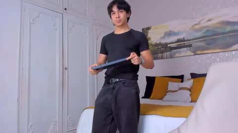 Tyler online show from December 18, 3:35 am