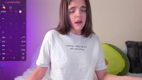 Ema online show from October 25, 9:15 pm