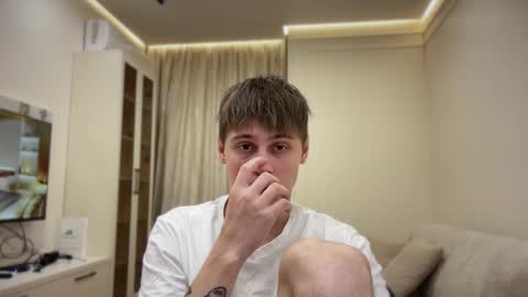 tyler_garrner online show from November 3, 4:30 pm