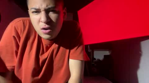 tyler_max02 online show from May 28, 7:06 am