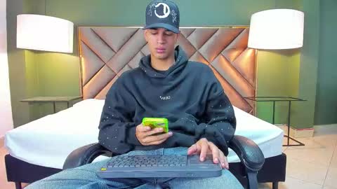 Tyler Rodriguez online show from October 23, 9:59 pm