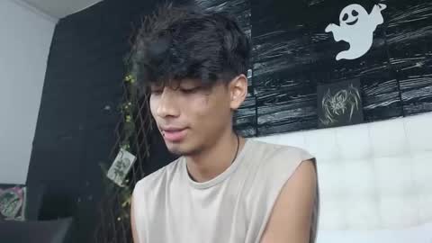 tyler_wolf_1 online show from October 21, 12:32 pm