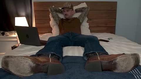 TylerLogan813 online show from November 8, 10:35 pm