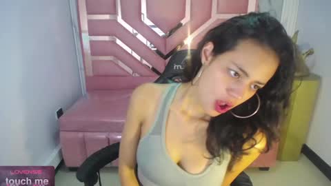 TYNA  online show from February 21, 7:43 pm