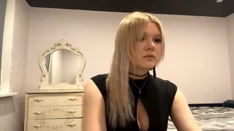 Anny online show from March 4, 3:53 pm