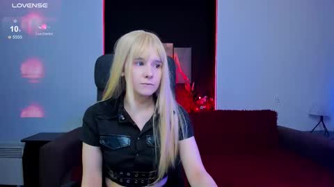 Snapshot of uco_mon chatting on September 26, 3:31 pm Uco online show from September 26, 3:31 pm