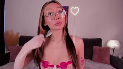 Naomi online show from July 8, 7:23 am