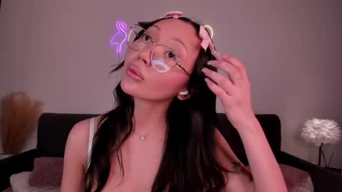 Naomi online show from May 5, 6:19 am