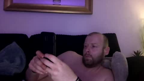 Snapshot of ukmatty3 chatting on March 10, 11:27 pm ukmatty3 online show from March 10, 11:27 pm