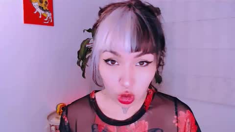 Snapshot of ulala_martina chatting on October 13, 2:24 am Martina online show from October 13, 2:24 am