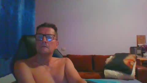 ulmeni4 online show from November 23, 4:27 pm