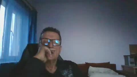 ulmeni4 online show from December 17, 2:46 pm