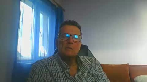 ulmeni4 online show from November 4, 1:12 pm