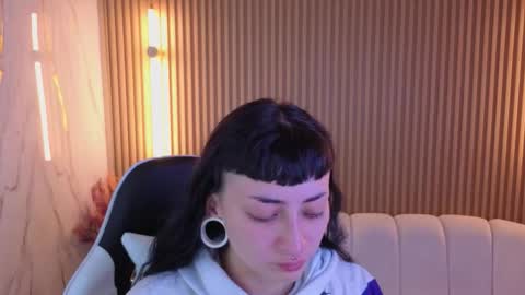 UltraViolett  online show from September 20, 3:20 am