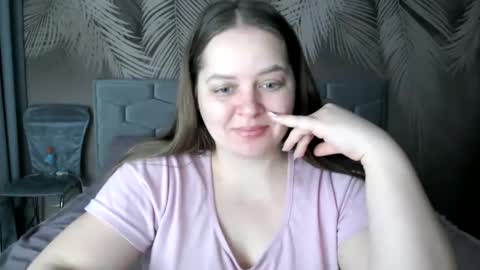 Snapshot of ulystar chatting on February 9, 7:15 am Ulyana online show from February 9, 7:15 am