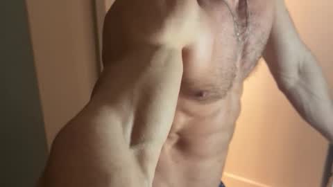 Um CM online show from March 19, 11:53 pm