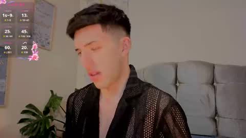 un_sluttyy online show from July 2, 11:15 am