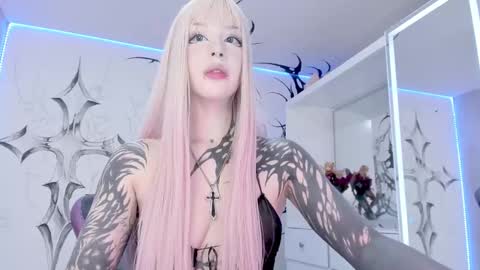 Snapshot of unachimbaherida chatting on February 19, 3:28 am Elle Danielle  online show from February 19, 3:28 am