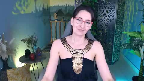 UnaTera online show from November 10, 9:23 am