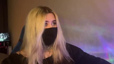 unaxyling online show from March 13, 8:28 am