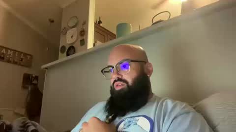 Snapshot of uncutbeard129840 chatting on October 11, 3:11 am uncutbeard129840 online show from October 11, 3:11 am