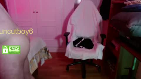 Snapshot of uncutboy6 chatting on March 3, 1:10 am Uncut online show from March 3, 1:10 am