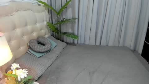 unforgetableasiancock online show from December 4, 1:49 am