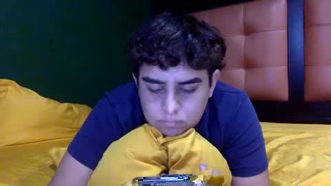 Thiago online show from October 4, 7:00 pm