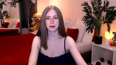 unreal_lady online show from June 5, 4:23 pm