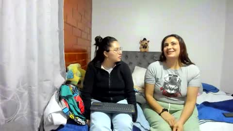 Kary and jhoa online show from December 20, 12:39 am