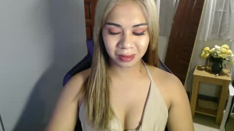 Vee online show from February 16, 4:42 pm