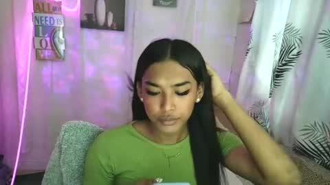 ur_dazzlingmorenaxx online show from April 29, 3:00 am