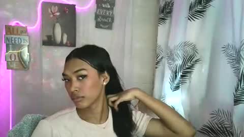 ur_dazzlingmorenaxx online show from May 4, 2:18 am