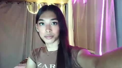 ur_dazzlingmorenaxx online show from August 8, 4:17 pm