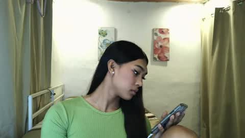 ur_dazzlingmorenaxx online show from July 28, 6:20 pm