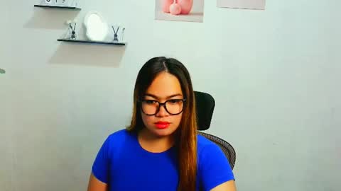 almira online show from June 26, 7:03 am