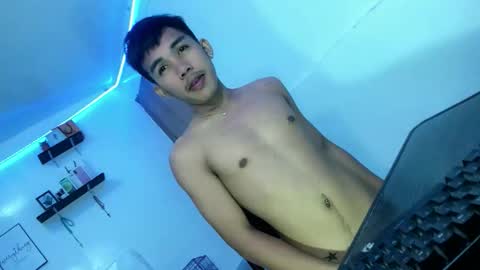 ur_shan21 online show from May 7, 7:26 am