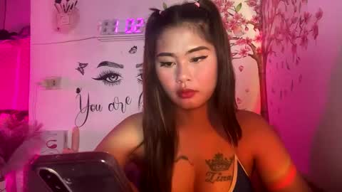 HelloIm  Girly online show from April 30, 8:57 pm