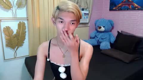 urasian_john20 online show from May 4, 11:00 pm