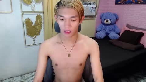 urasian_john20 online show from May 17, 4:22 am