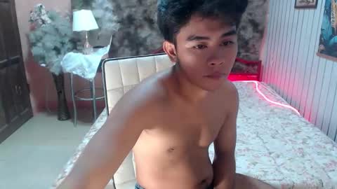 HI WE ARE NATHANIEL AND SEV online show from January 12, 8:05 pm