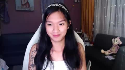 NEWRA  ALLISON online show from November 27, 9:00 pm