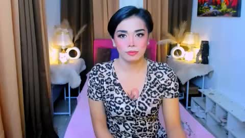 Olivia online show from December 17, 7:04 am