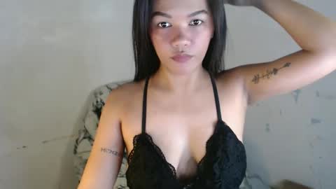 Snapshot of urbeautifulnightmare chatting on October 24, 12:33 am venice online show from October 24, 12:33 am