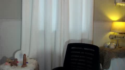 urcrushnextdoor_ online show from February 21, 6:18 am