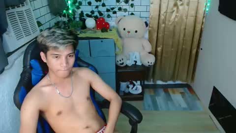 ASIANBBYBOY online show from December 4, 4:39 pm